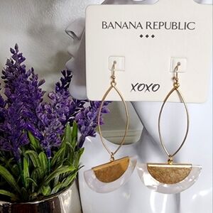 Banana Republic Elegant Gold and Cream Dangle Earrings